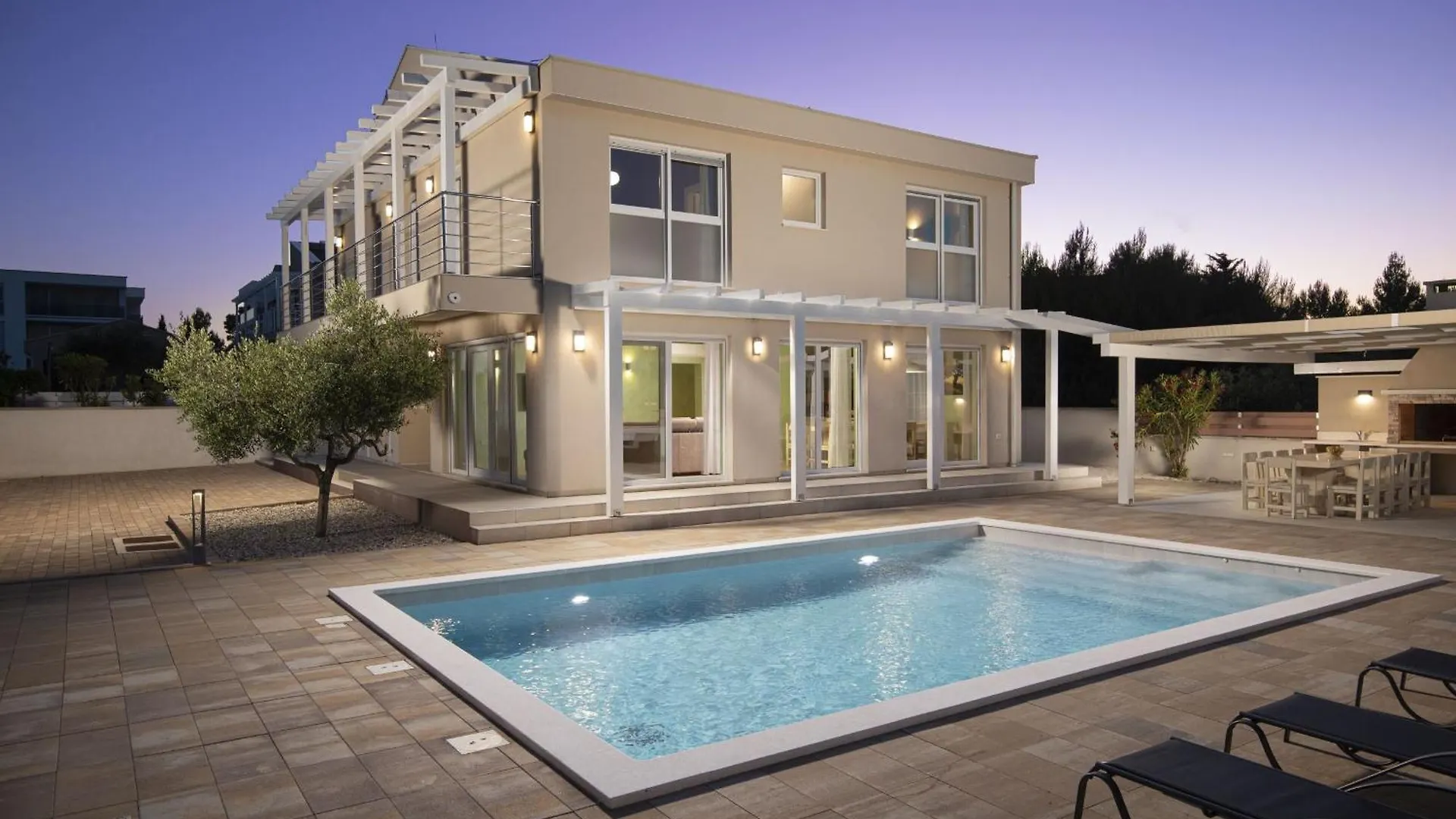 Villa Olivia - New And Modern House With Pool, Souna, Jacuzzi & Playground, Liznjan - Istra